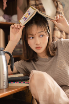 总裁边走楼梯边律动